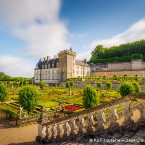 Loire Valley Private Chateaux Day Trip to Azay-le-Rideau, Langeais & Villandry