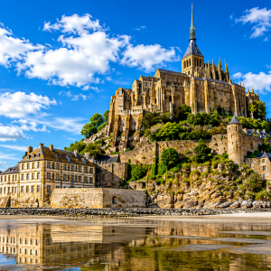 Mont Saint-Michel Shuttle Small Group Tour from Bayeux with Abbey Ticket Included